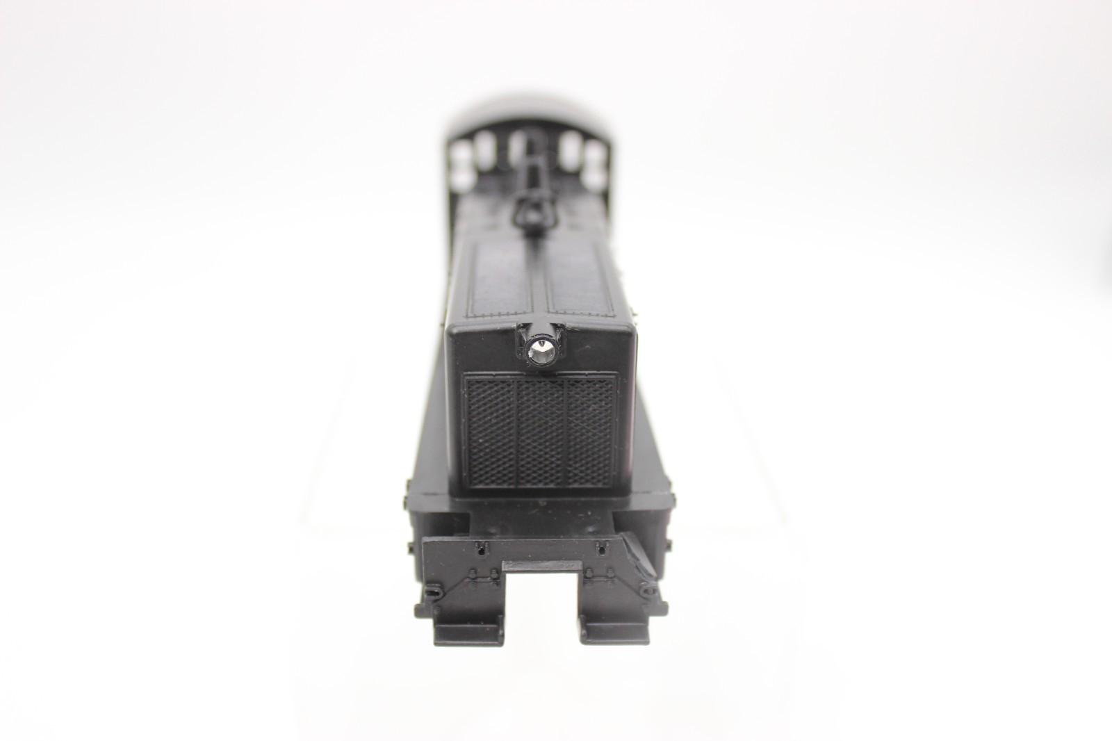 Athearn 40510 HO Scale Undecorated SW-7 Diesel Switcher Locomotive Shell Only