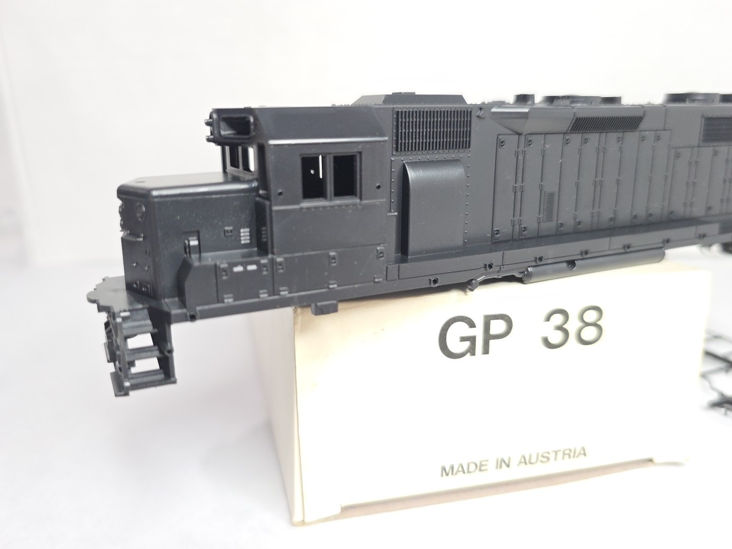 Shell Only* Atlas HO Scale GP38 Diesel Locomotive Undecorated LN Austria Roco(7)