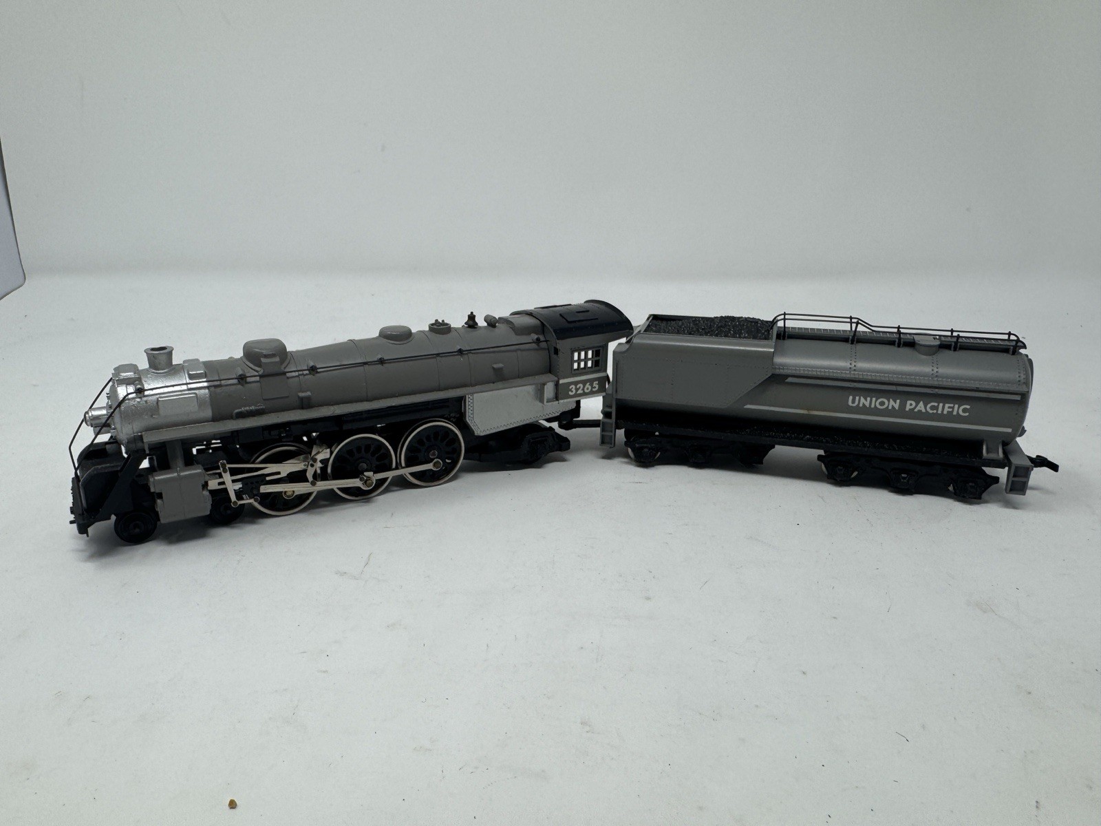 Mantua HO#331-03 Union Pacific 3265 Gray Goose Loco w/power drive & Tandy Tender