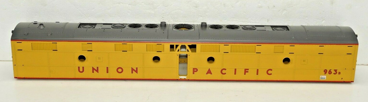 MTH O-GAUGE 20-20614-1 UNION PACIFIC B-UNIT DIESEL ENGINE #963 SHELL ONLY