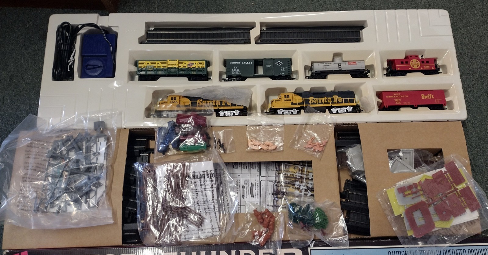NEW Vintage DIESEL THUNDER Train Set 185 Pieces IOB!!
