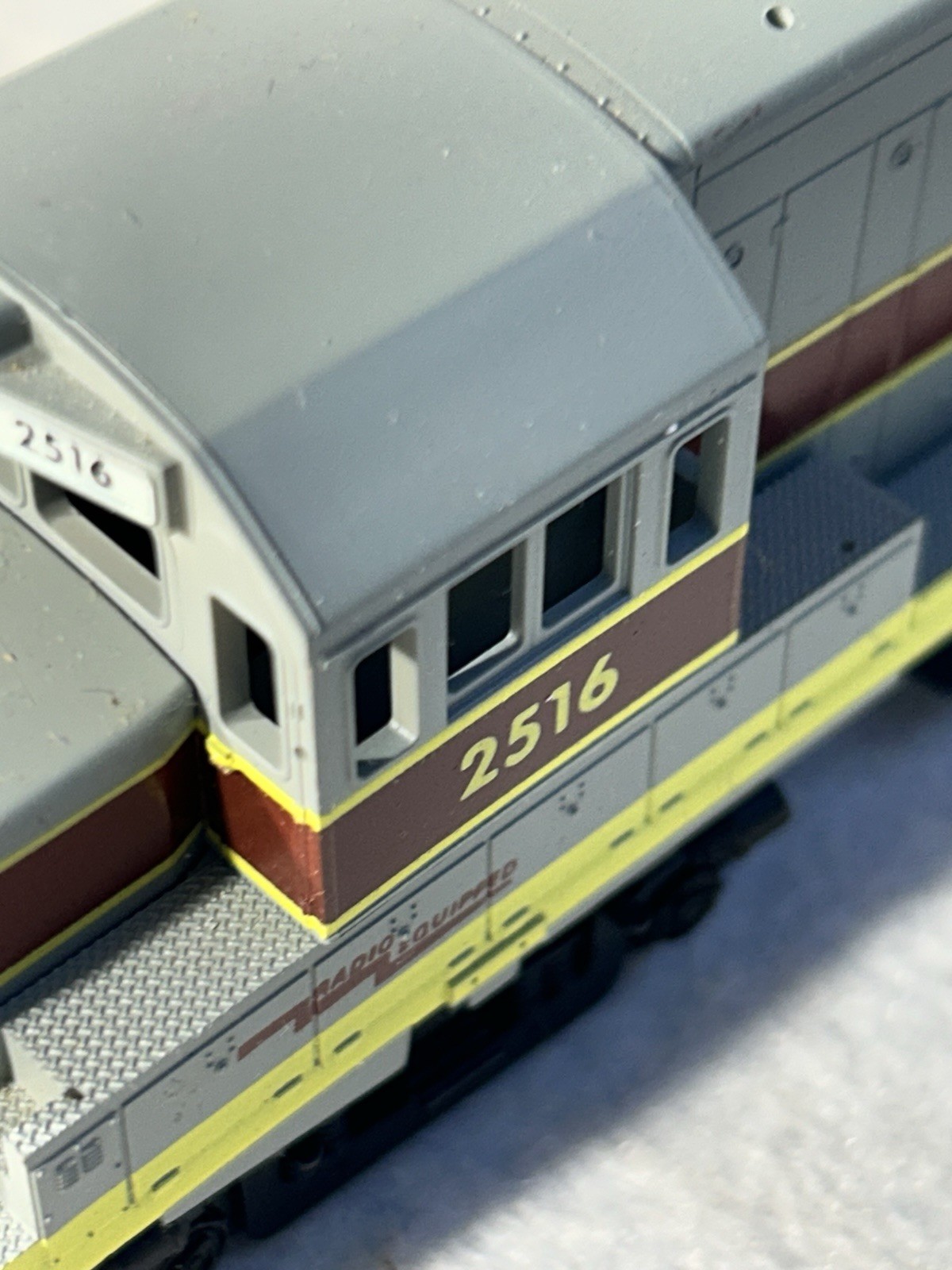 Beautiful Stewart /KATO GE EL Railroad U-25B Diesel Engine HO