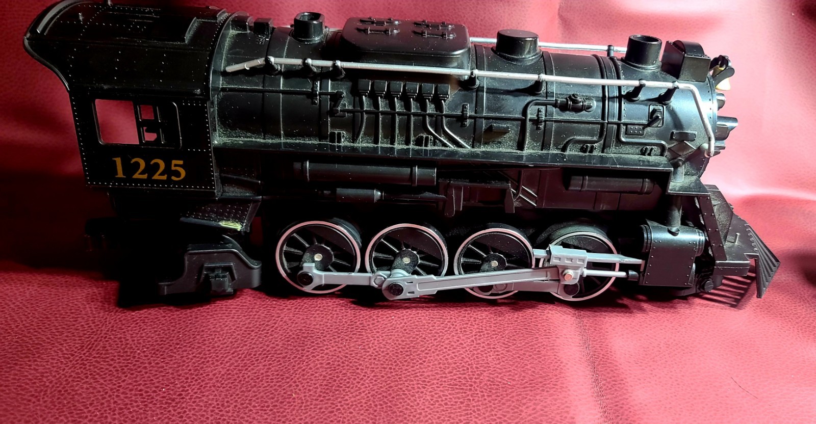 Factory Error??? Lional Train Engine # 1225 Model 711795 But Has Following…