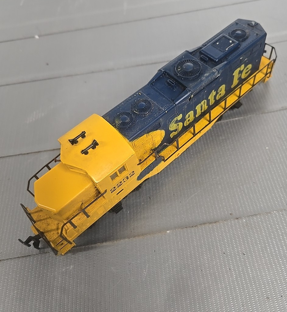 COX Vintage HO scale #2232 Blue Santa Fe Diesel locomotive Untested