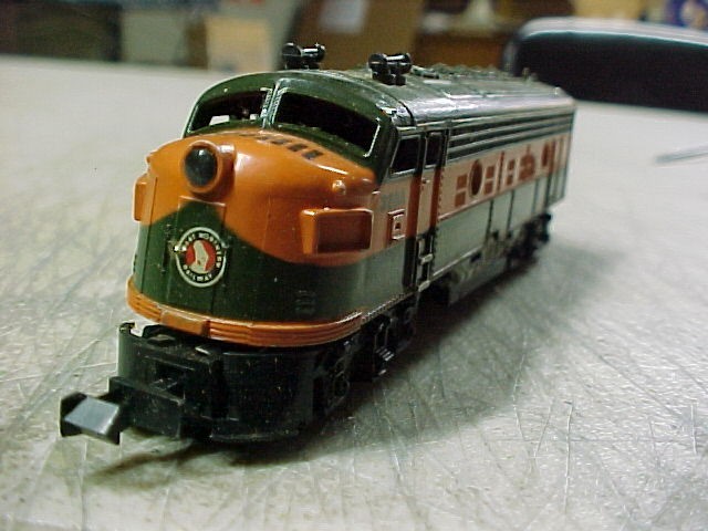 Atlas N Scale F-9 Diesel Locomotive Western Pacific 320A