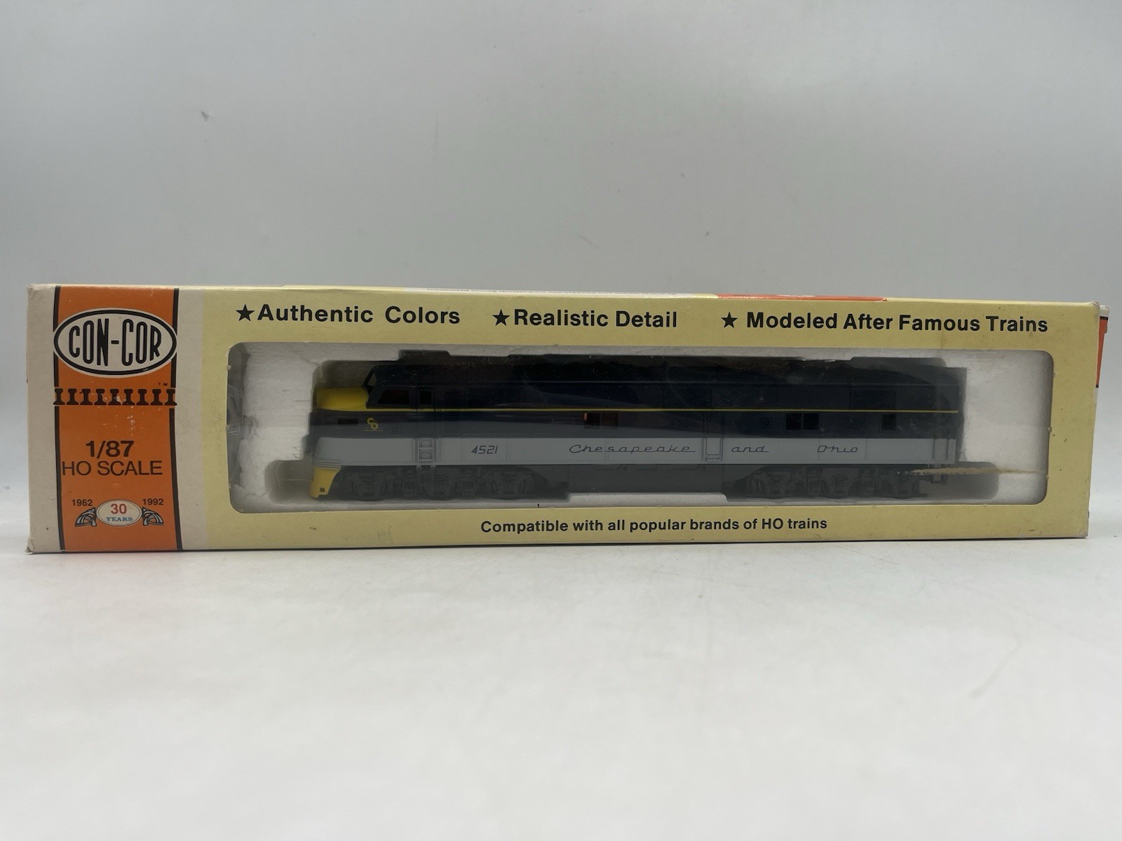 HO Scale Con-Cor #0015-002311 EMD E-7A Chesapeake & Ohio Powered DBL