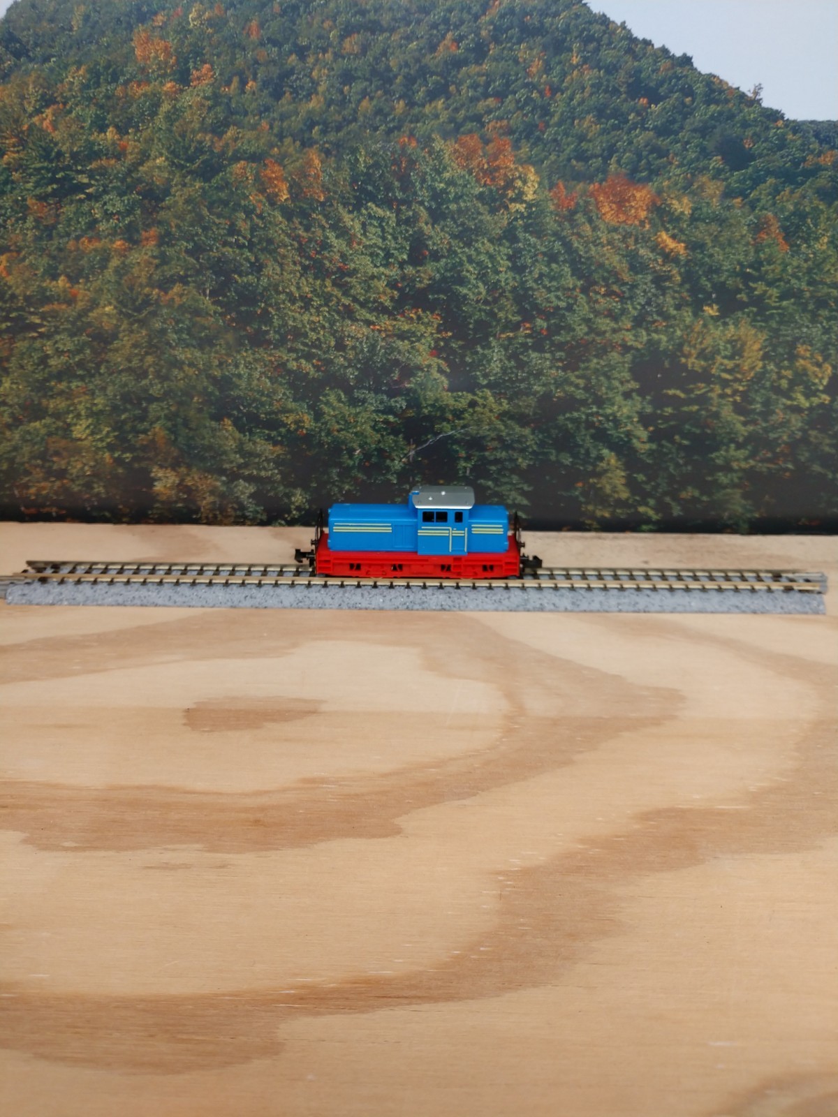 Minitrix N scale 4 axle diesel switcher – Item #2066