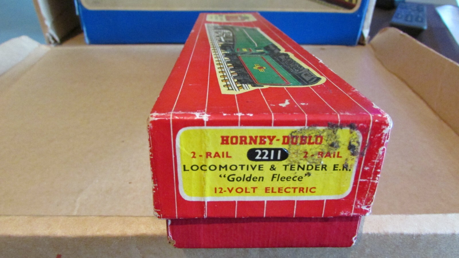 Hornby Dublo 3211 Mallard (2 Rail), 2221 Cardiff Castle, 2211 Golden Fleece.