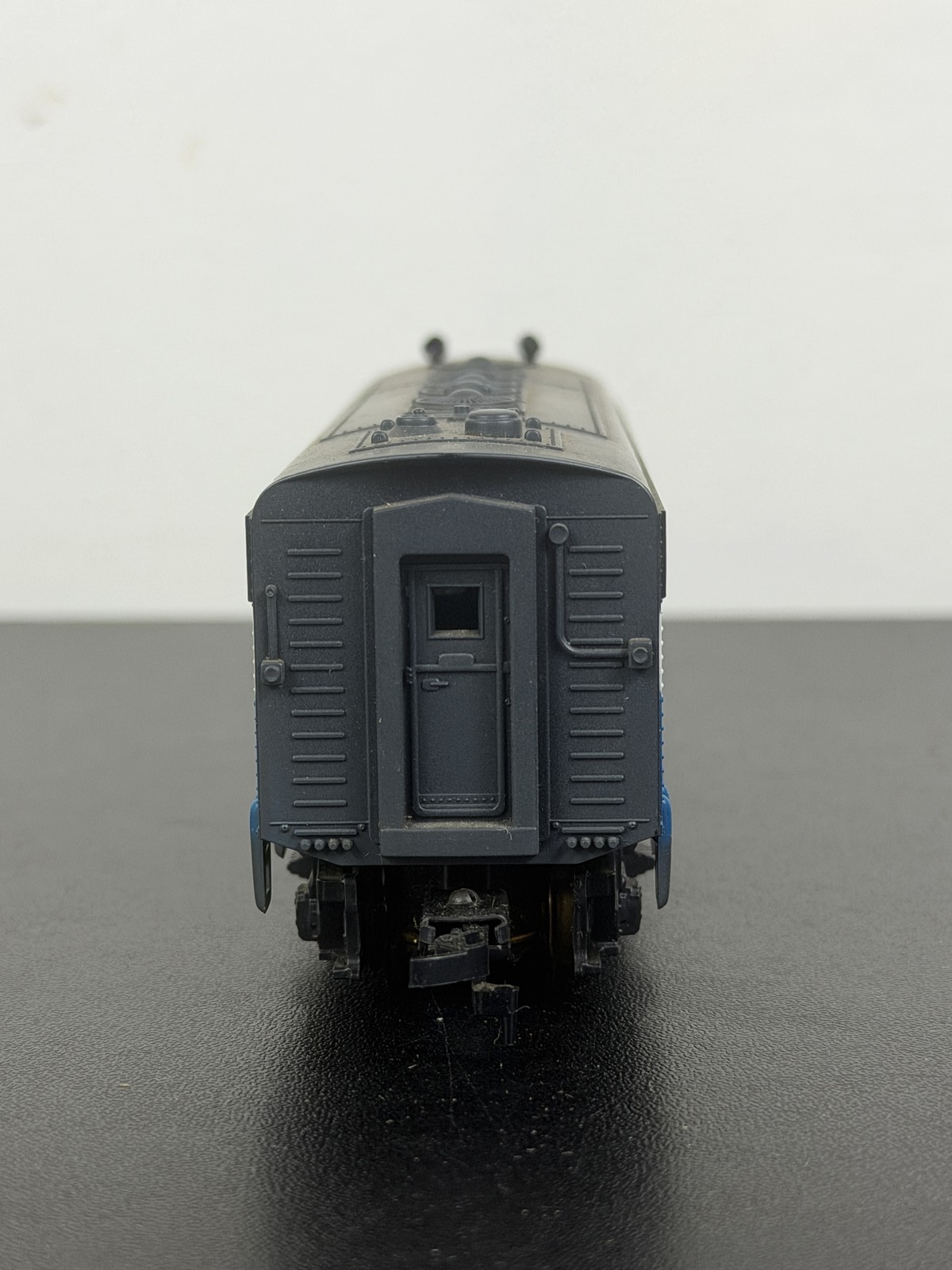 HO Scale Great Northern 377A F-Unit Diesel Locomotive Blue White Gray Vintage