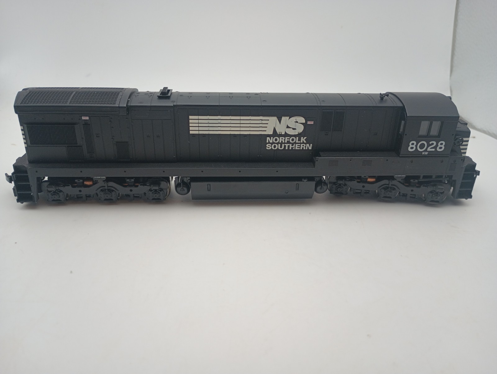 Atlas HO Scale 8628 C30-7 Norfolk Southern Locomotive #8028