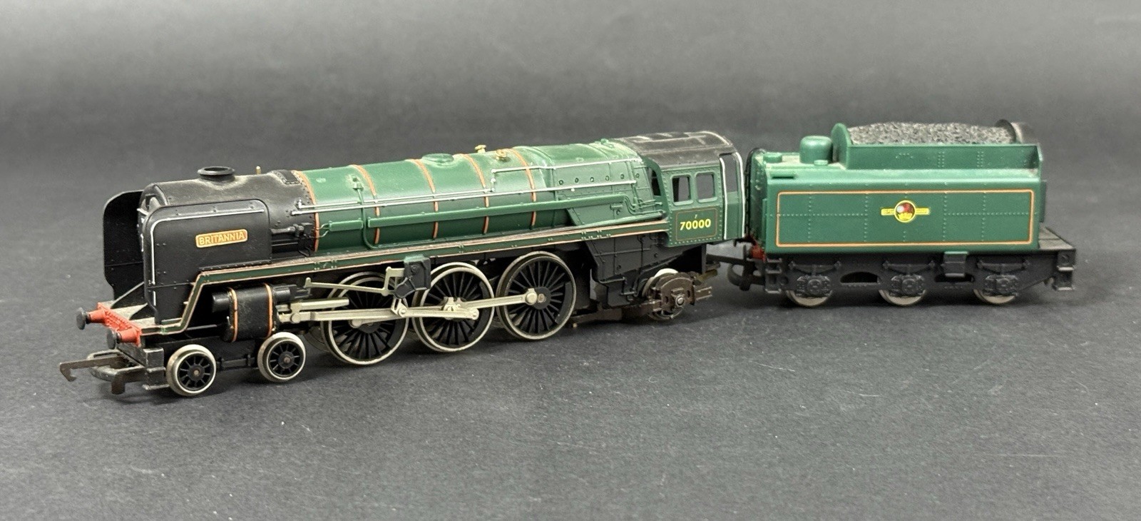 Hornby Britannia British Railways HO Scale Electric Train Locomotive & Tender