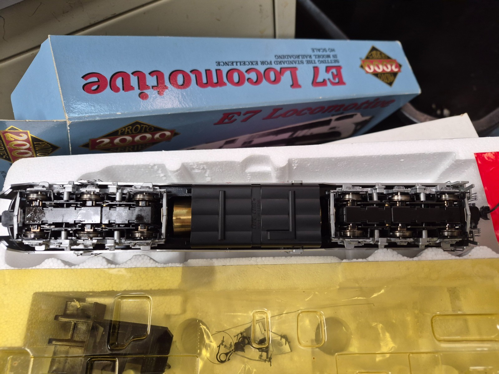 LIFE LIKE 23059 PROTO 2000 HO CB&Q EMD E-7 A DC ANALOG RD# 9924 PRE OWNED