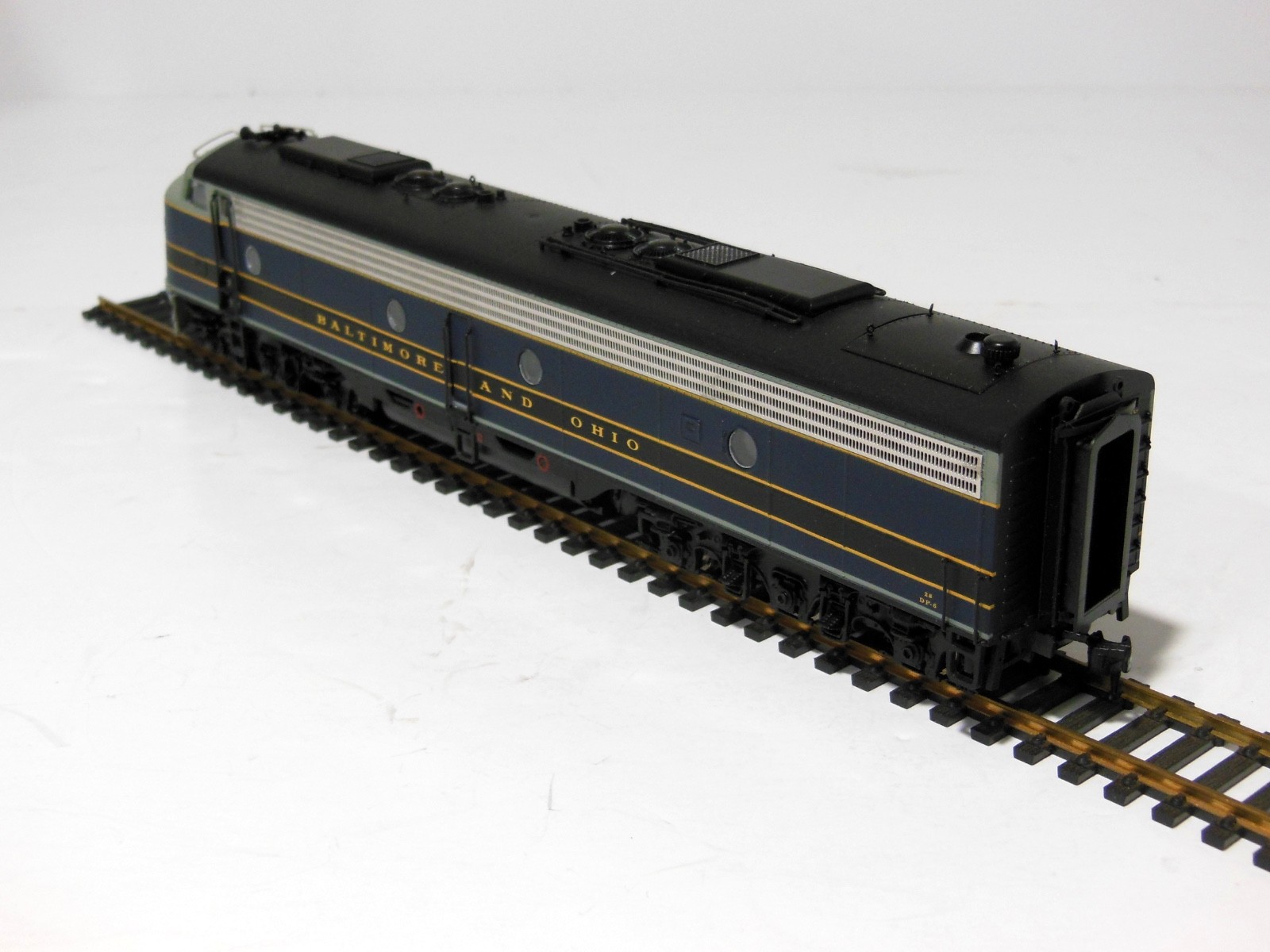 B&O E8/9 #28 Proto 2000 HO, DC, diesel engine