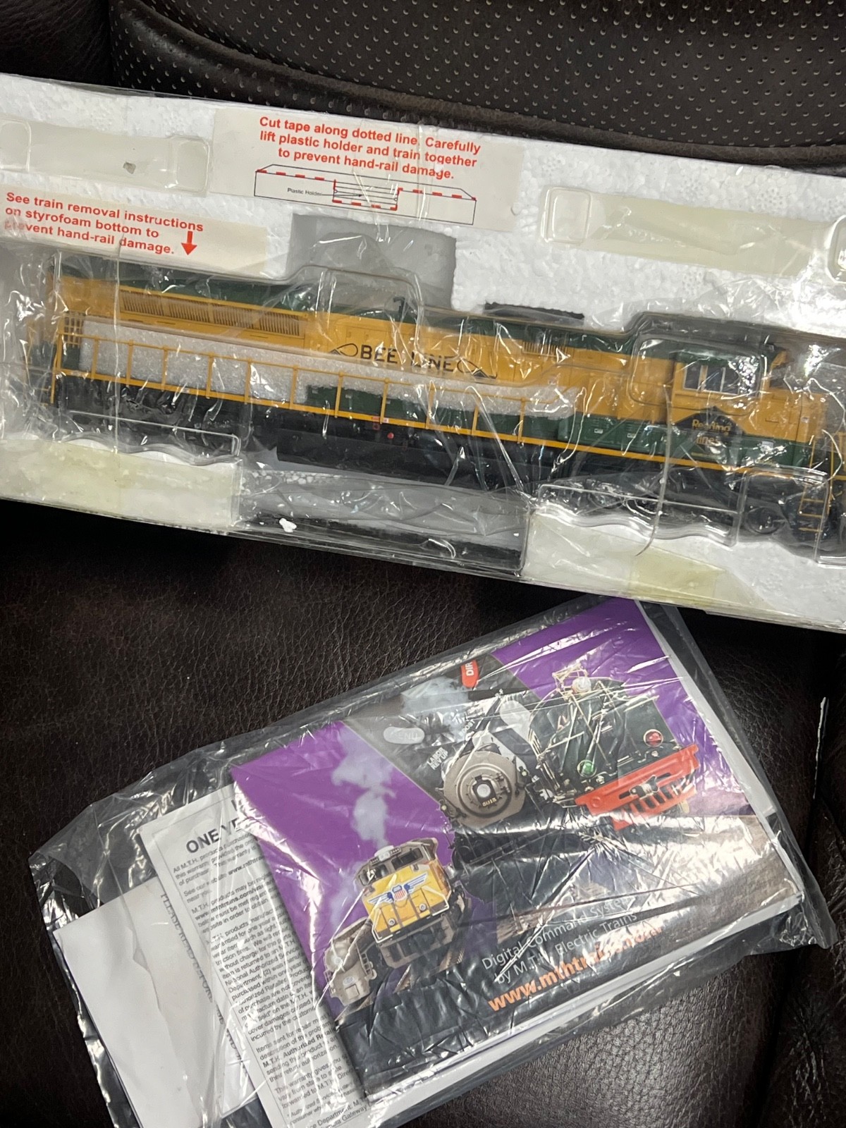 MTH HO #80-2244-0, SD70ACe Diesel Locomotive, Reading (Bee-Line), #1067 DCC Rdy.