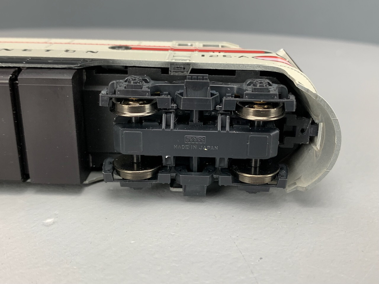 HO Stewart 8200 F3A PH II Locomotive CB&Q Low Fans Powered HO4100