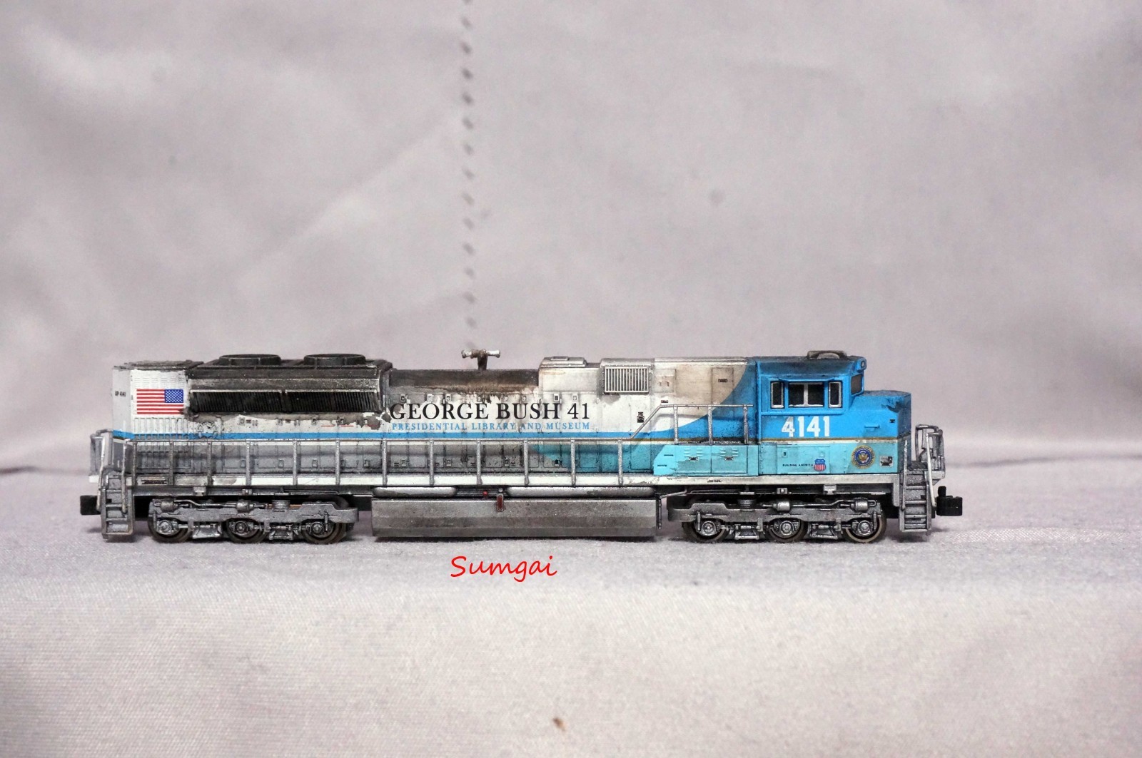 AZL 63109-7 UP Heritage George Bush 4141 SD70Ace Loc WEATHERED Z Scale Z Gauge