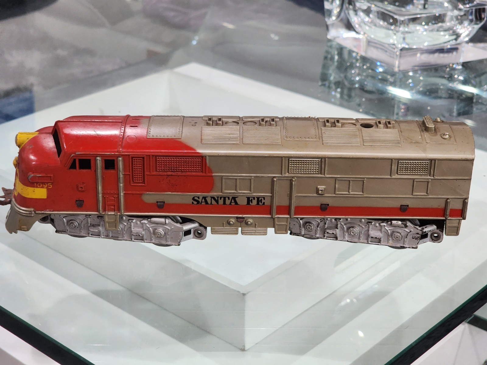 LOT OF 2 MARX 1095 SANTA FE O GAUGE DIESEL LOCOMOTIVES UNTESTED PARTS