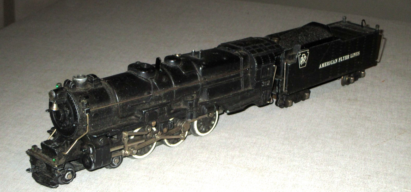 1940’S AMERICAN FLYER 312 PACIFIC-STEAM LOCO & TENDER-PRR & 3 NEW HAVEN CARS