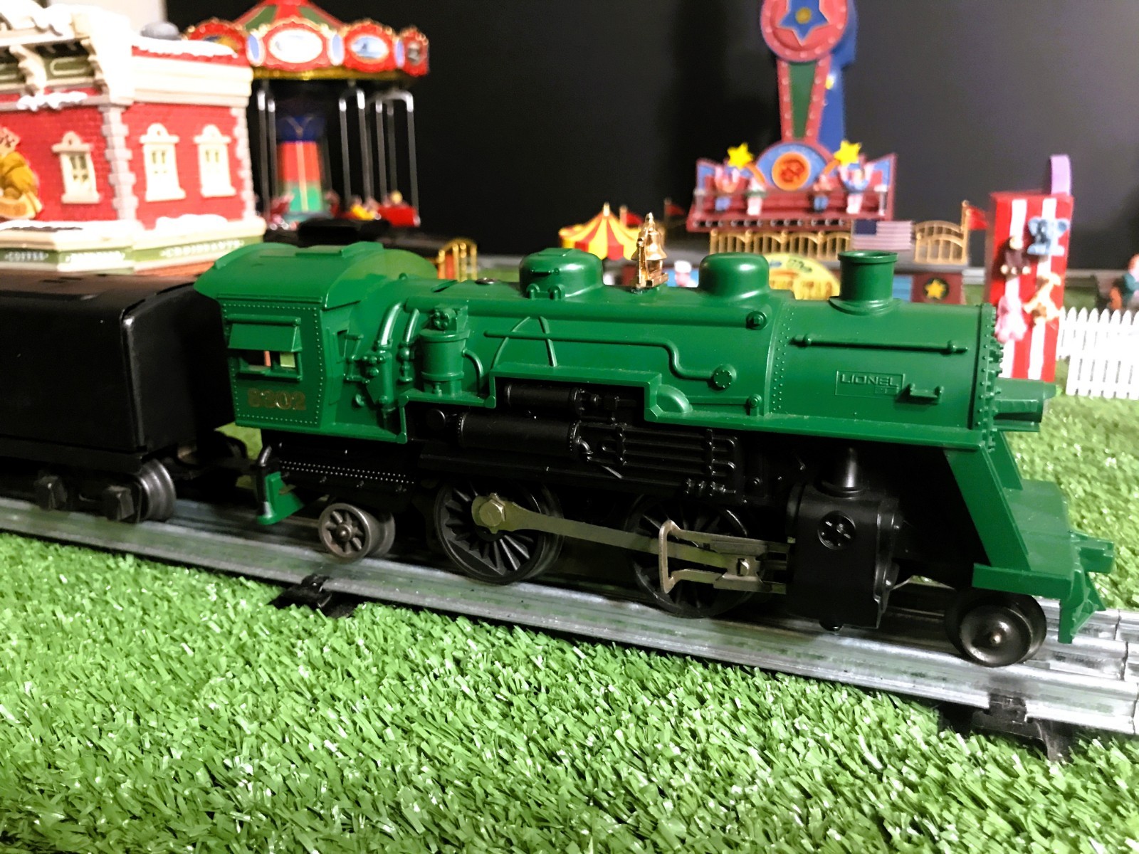 Locomotive Lionel 8302 with Sloped Tender