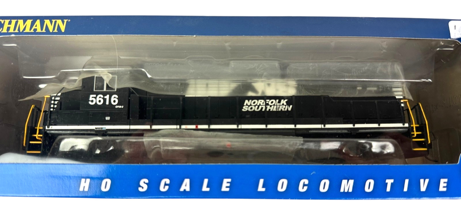 BACHMAN HO GP38-2 NORFOLK SOUTHERN DIESEL LOCO #5616 (THOROUGHBRED) New
