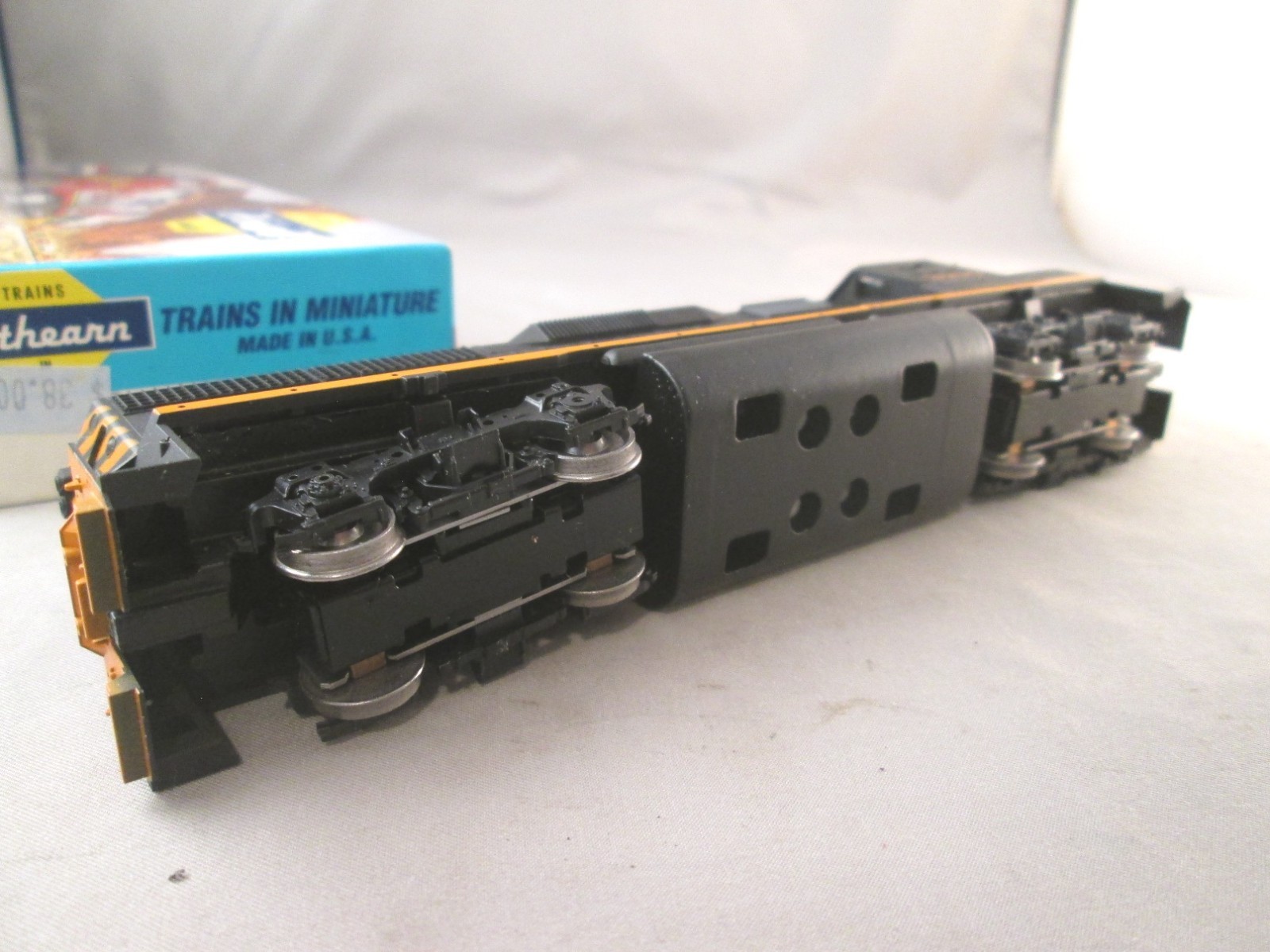 HO ATHG64550 Rio Grande GP40-2 #3104 Loco new good condition