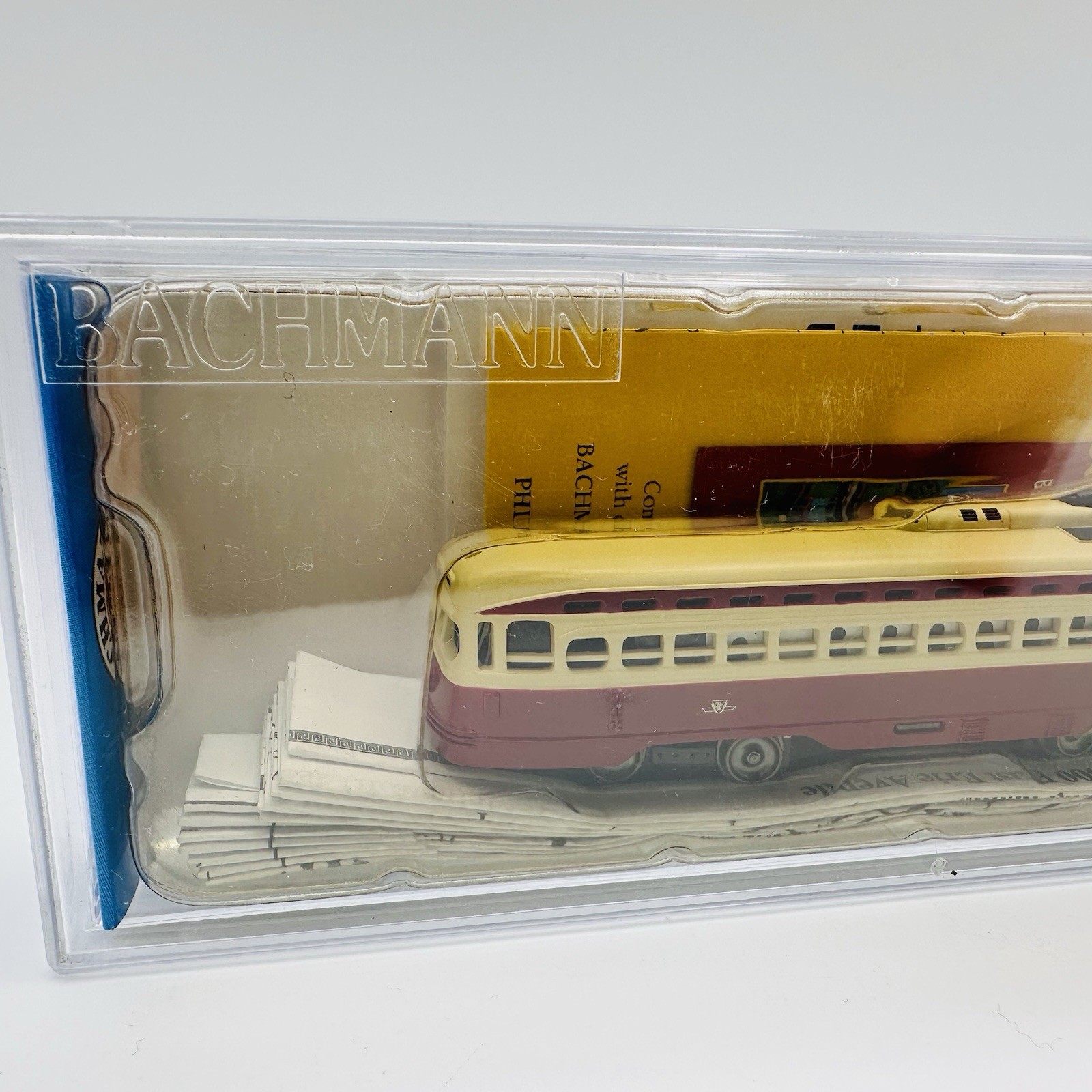 NEW Bachmann 62993 N Scale TORONTO TRANSIT PCC Trolley Lighted Streetcar