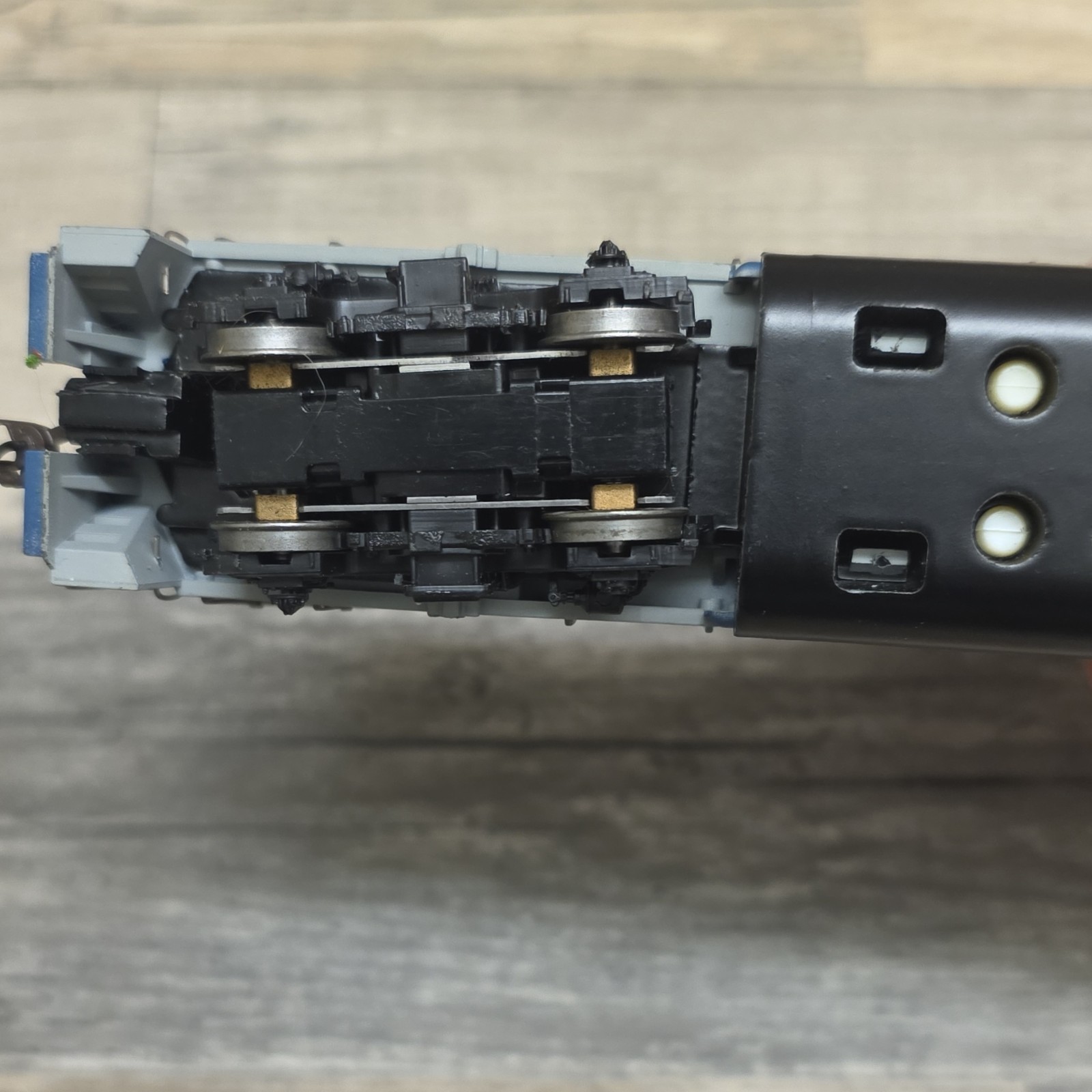 CSX Transportation 6383 HO Scale Diesel Locomotive C-C Gray Blue Painted Model