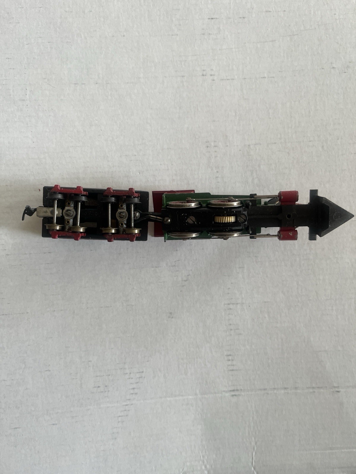 Mantua General 3960 Locomotive with Tender 3240 HO. Not Tested. Wheels Missing