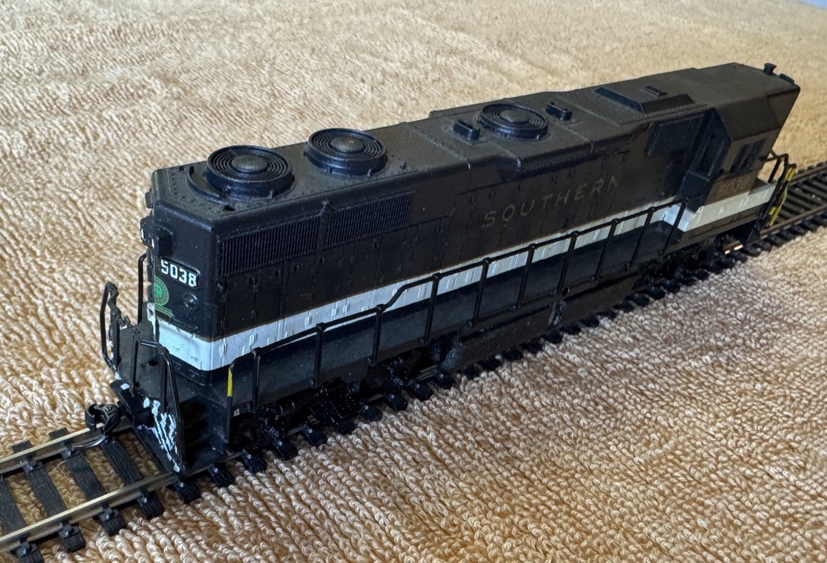 HO Atlas Southern GP38-2 #5038 Made in Austria