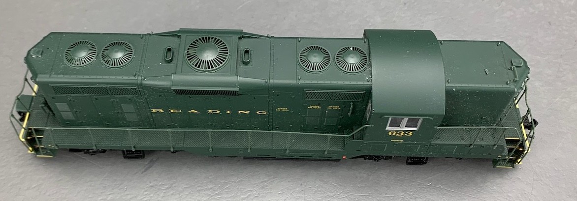 HO Proto2000 GP7 PhII Diesel Locomotive Reading #633 HO8380