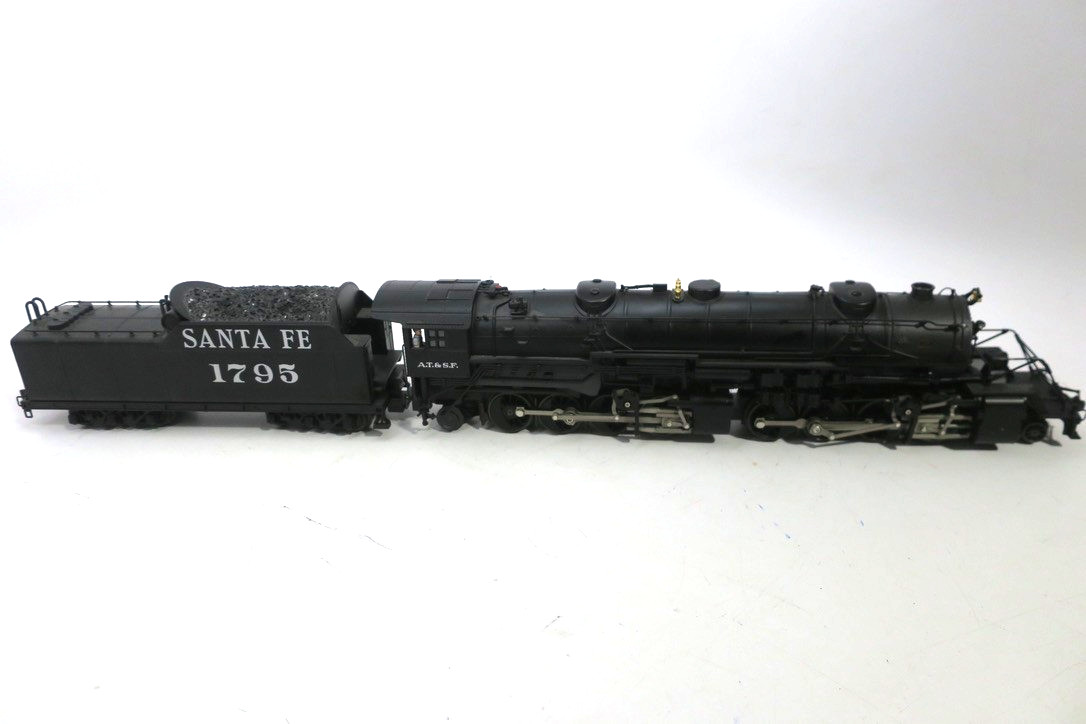Lionel 6-38030 O Santa Fe 2-8-8-2 Mallet Steam Locomotive & Tender #1795
