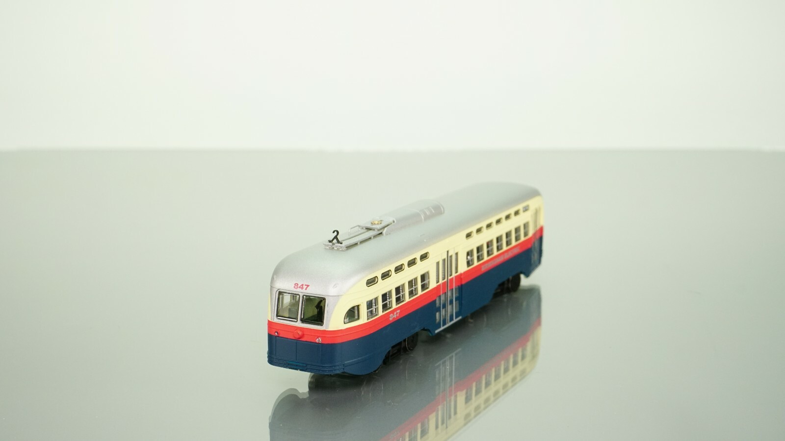 Bowser Post-War PCC Streetcar Birmingham Electric BEC DCC Ready HO scale