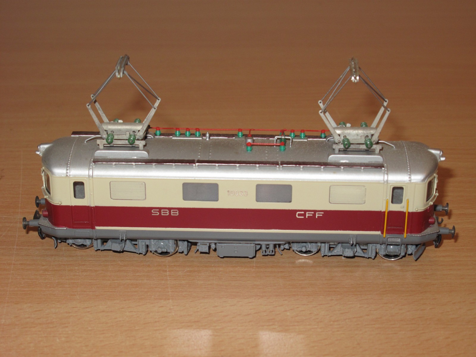 Metropolitan Sa Nr. 725 H0 E-Lok Re 4/4 I Tee Sbb Cff In Top