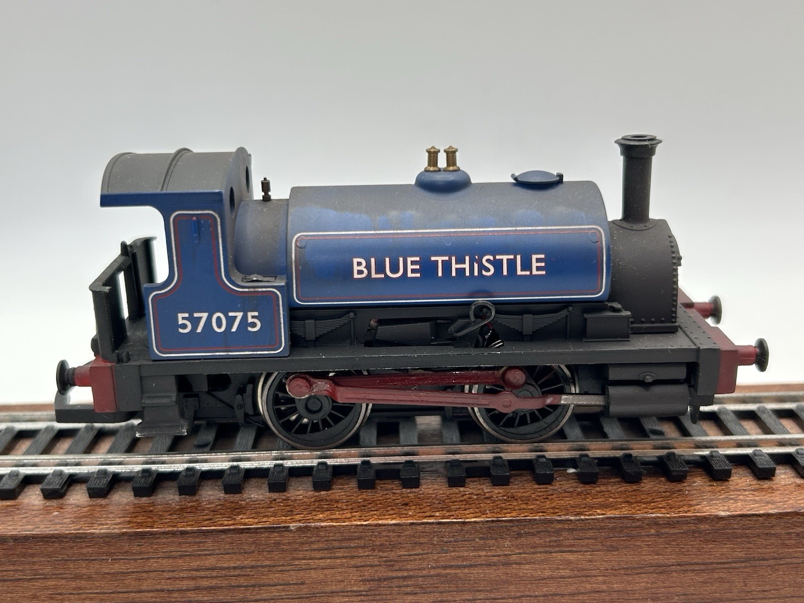 OO Hornby R1130 0-4-0 Industrial Saddle Tank Locomotive ‘Blue Thistle’ WEATHERED