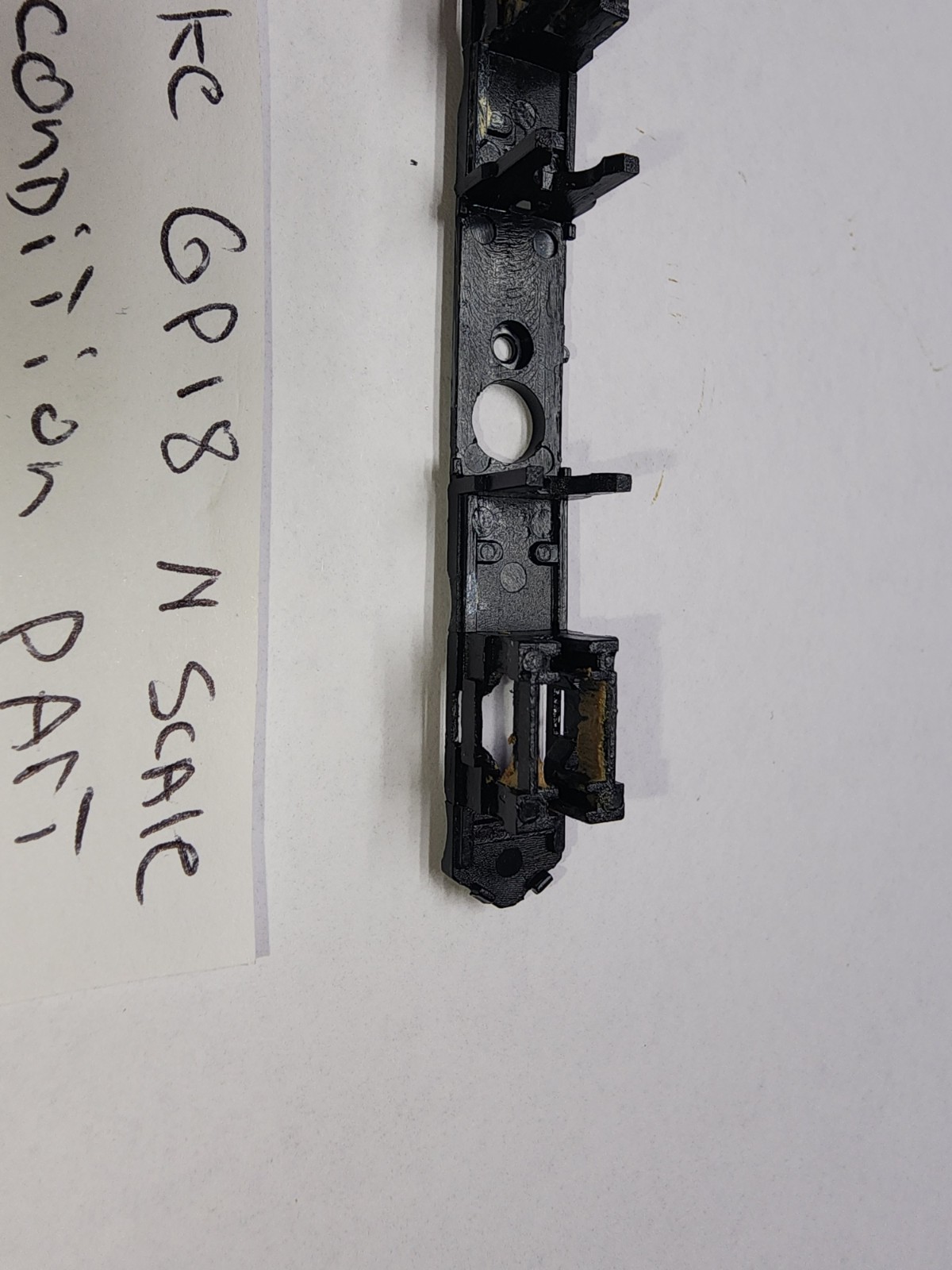 N Scale Life-Like Gp18 Diesel Locomotive Plastic Chassis ONLY 4″ GOOD CONDITION
