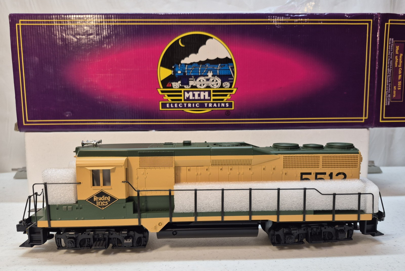 MTH O Gauge MT-2073L Reading EMD GP-30 Diesel w/Horn LN