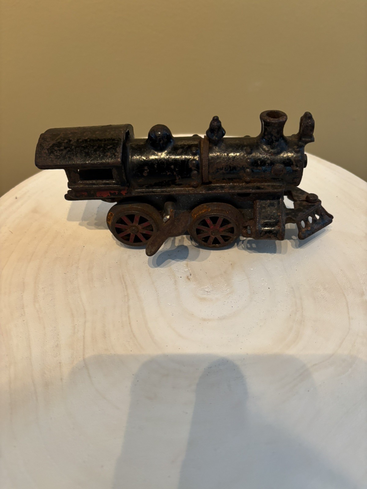 HAFNER? 7 “Cast Iron Windup Locomotive Prewar w/key @ does not work