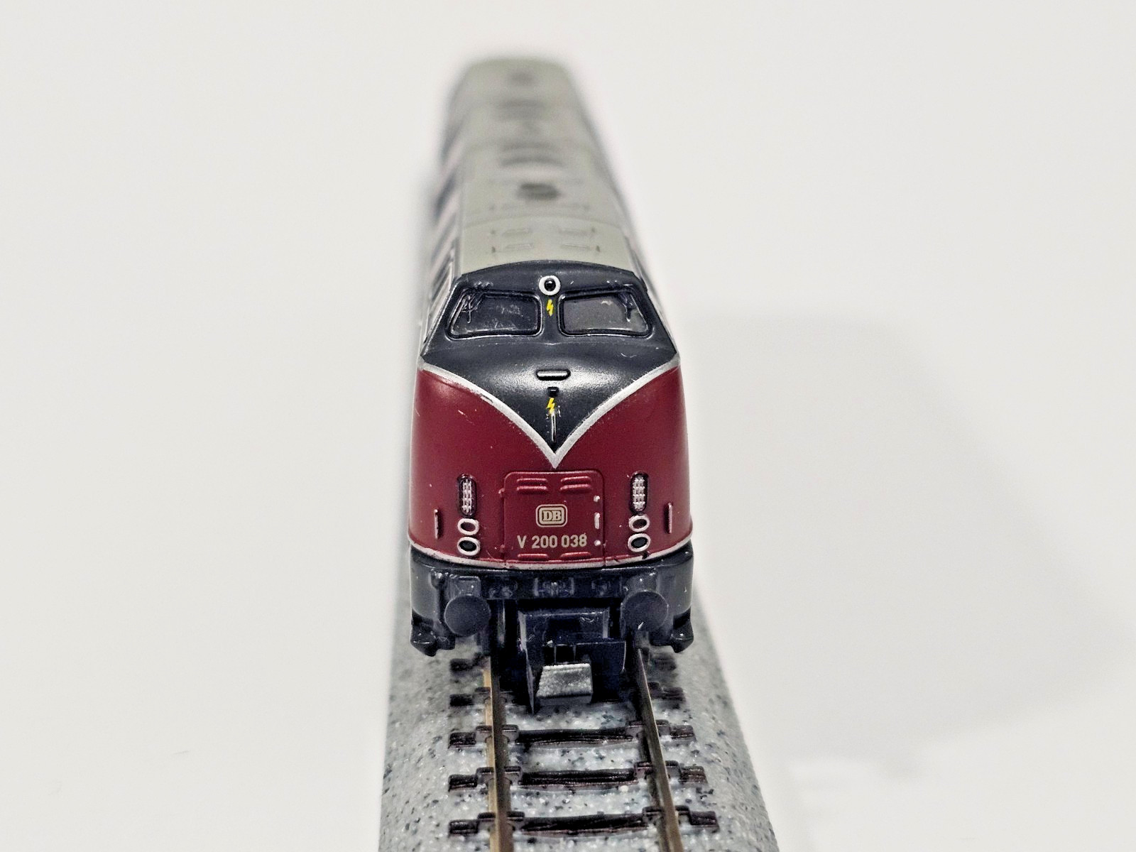 N SCALE ROCO #23284 N-MODEL GERMAN RAILWAY DIESEL LOCOMOTIVE BR200 AUSTRIA VIDEO