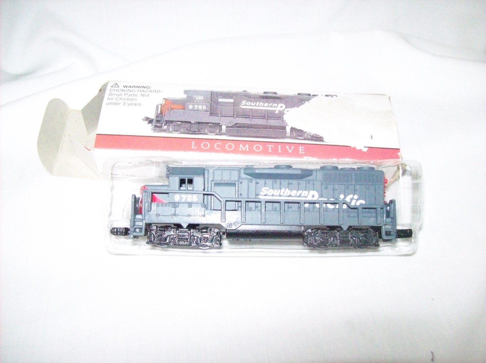New Southern Pacific Locomotive # 9725 Model Train No 418 High Speed