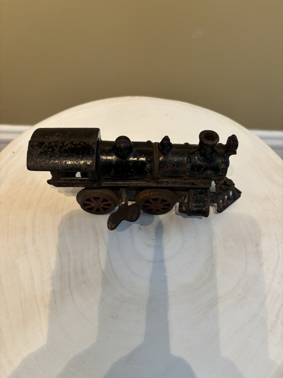 HAFNER? 7 “Cast Iron Windup Locomotive Prewar w/key @ does not work