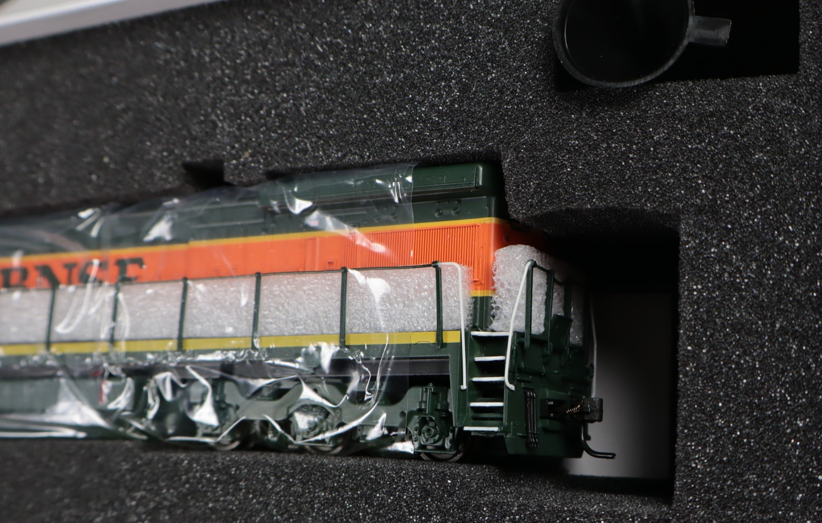 Broadway Limited #4407 Paragon 3 Rolling Thunder GE C30-7 BNSF 5177 sound DC/Dcc