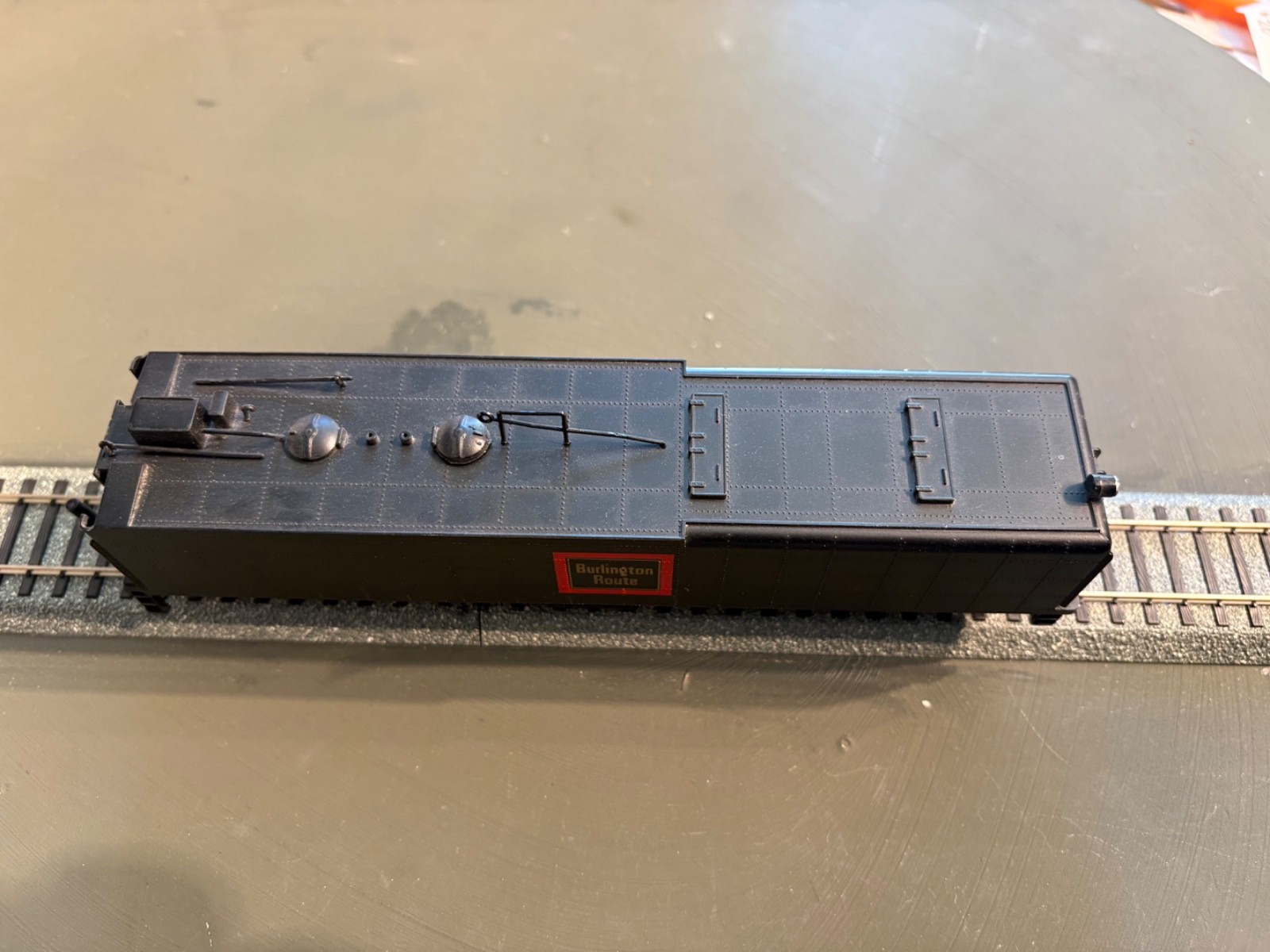 Rare & Unique HO Bachmann Burlington Route 8 Axle Tender # 5601 (26-747)