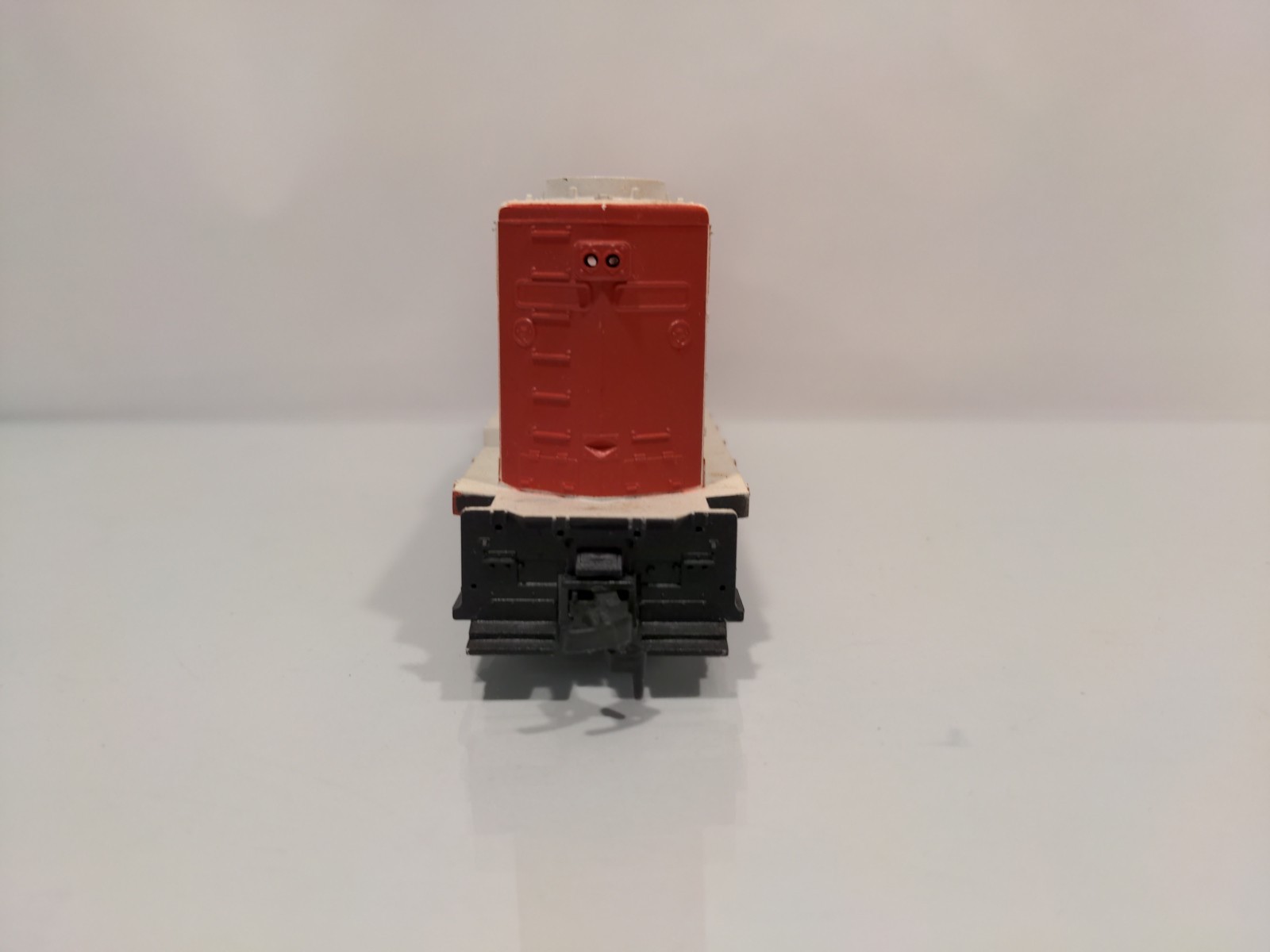 HO Athearn GP35 Soo Line Dummy Diesel #729