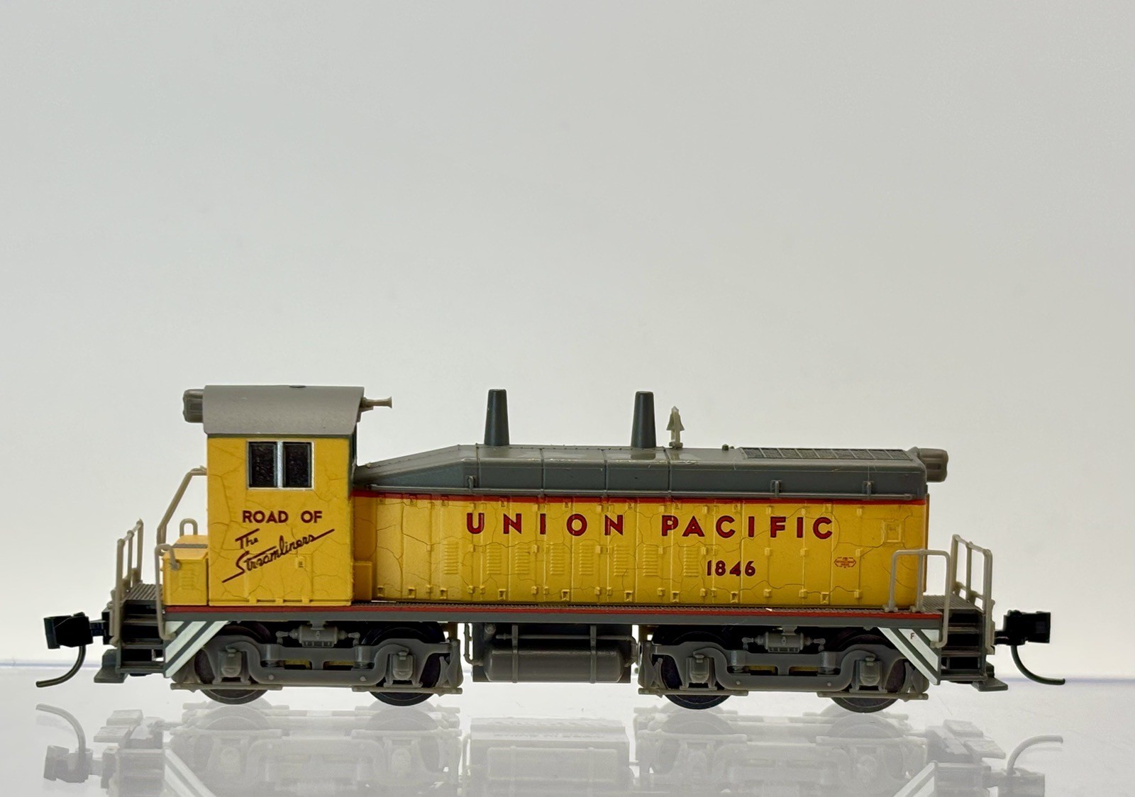 N Scale Lifelike 7898 Union Pacific SW9/1200 Diesel Switcher Locomotive UP #1846
