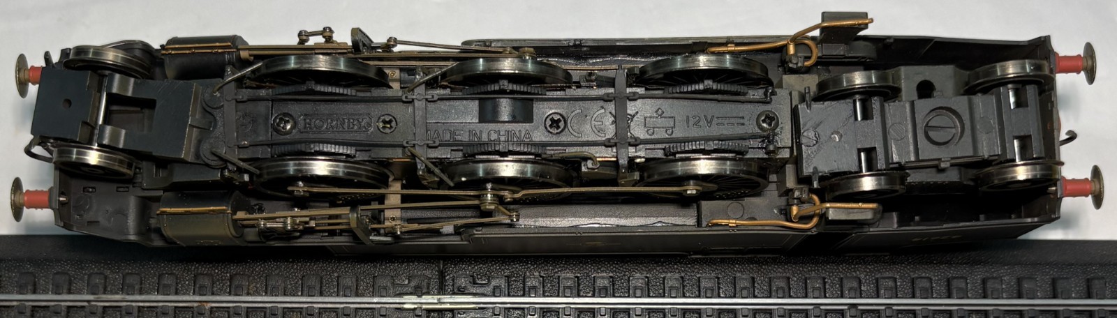Hornby R3021A Class 4P Stanier 2-6-4T 42614 BR black with late crest weathered