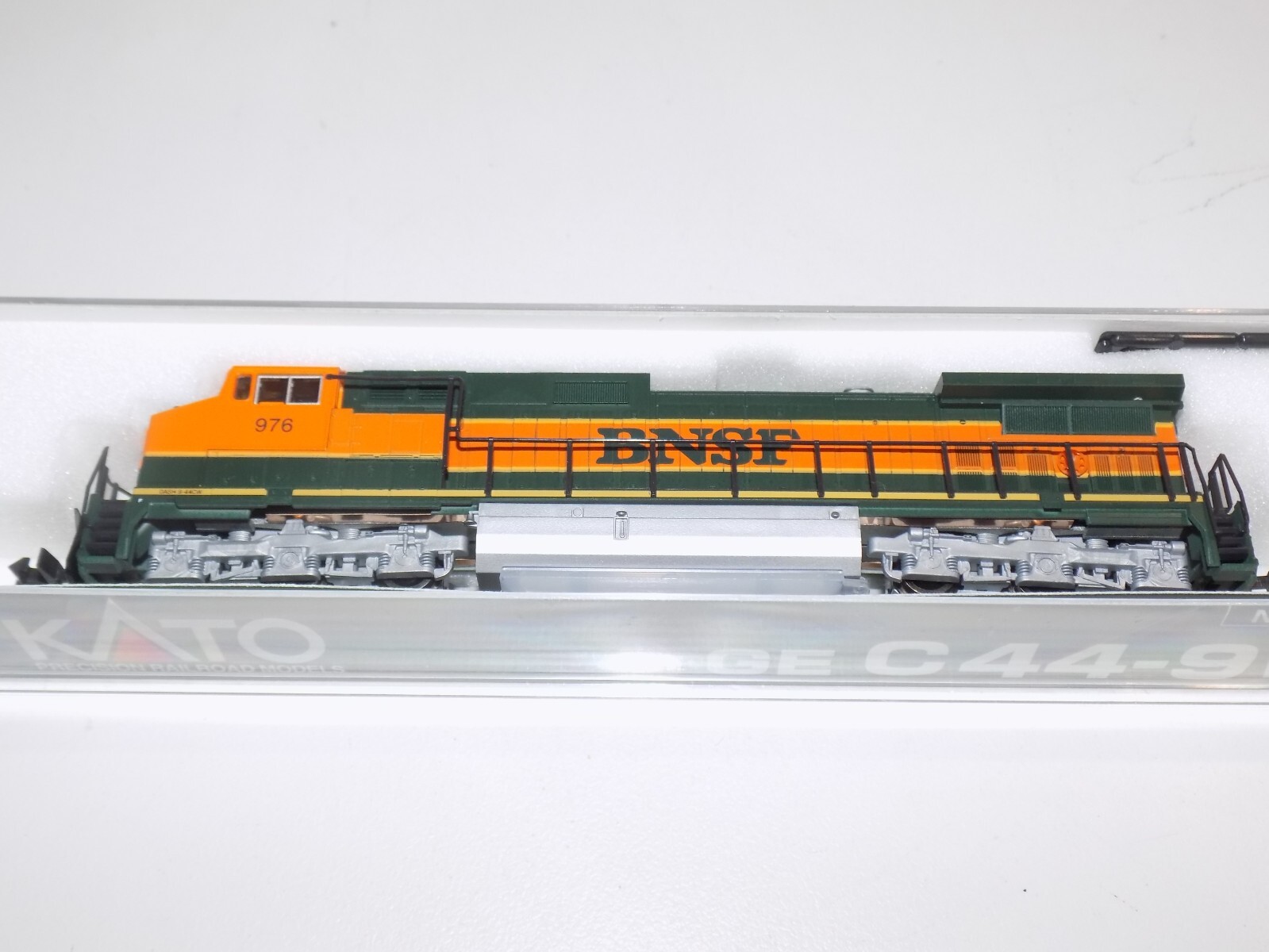 KATO N Scale Diesel Locomotive 176-3801 C44-9W BNSF #976 BOXED NIB