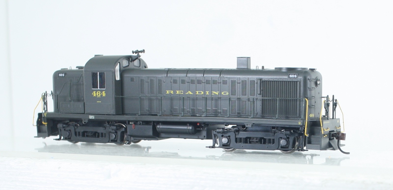 HO Scale Athearn RTR 96786 Reading RS-3 Diesel W/ DCC #464