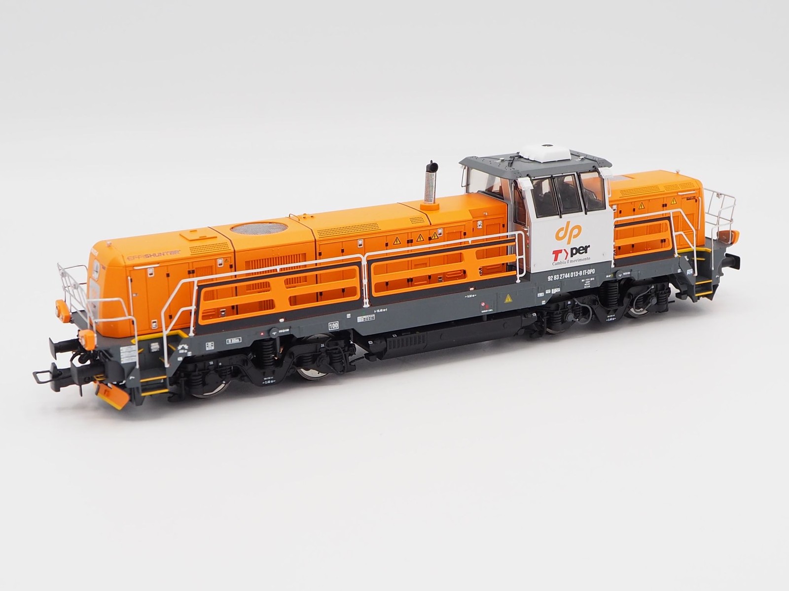 Rivarossi HR2923 HO Scale Diesel Locomotive Effishunter 1000 Dinazzano Po/TPER