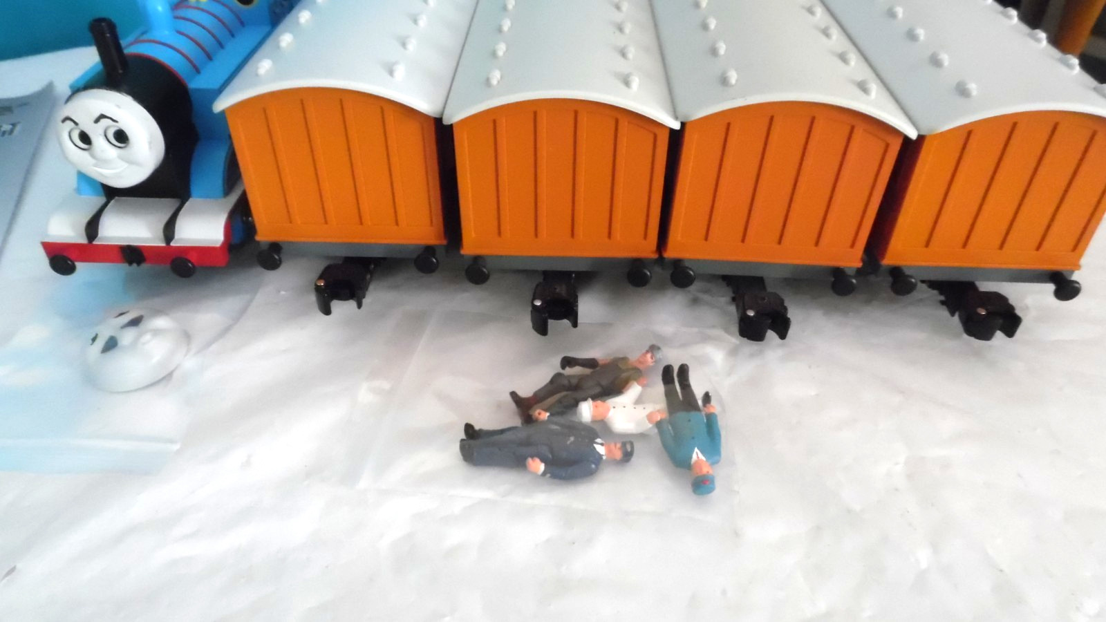 Lionel Thomas & Friends Train Engine w/ 2-Annie & 2-Clarabel Cars, O Gauge