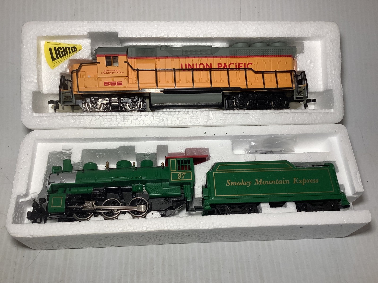 2 HO Bachmann Engines Smoky Mountain Express #97 & Union Pacific #866